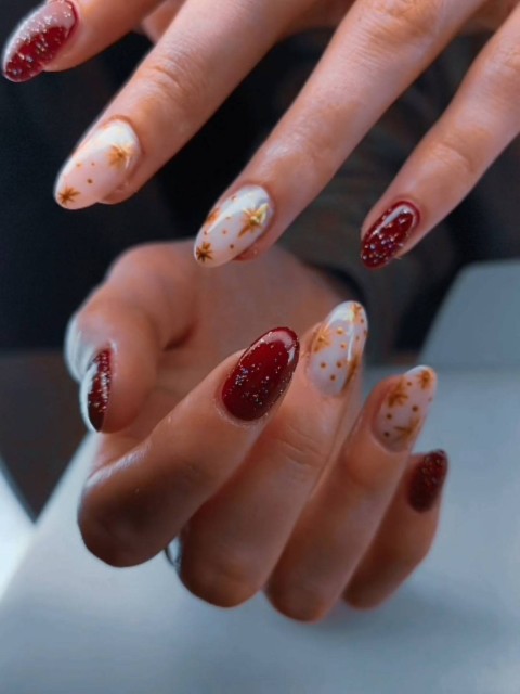 Nail Art Bordeaux Étoiles Jaina Beauté